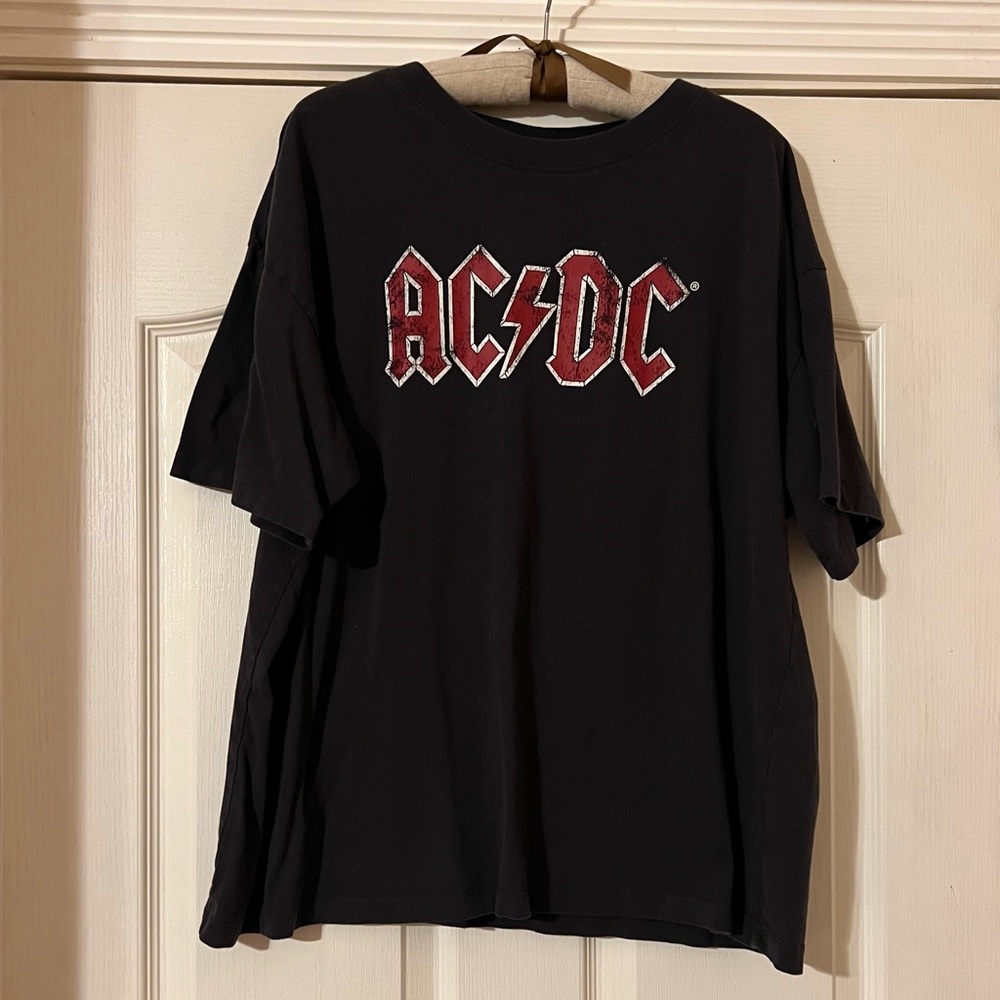 H&M AC/DC graphic tee - Picture 2 of 4